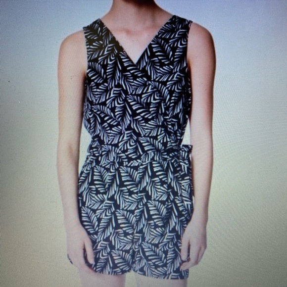 Loft palm print romper - Picture 8 of 8